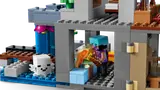 Player mining in Ghast Station with small Ghast.