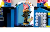 Central spinning stage.