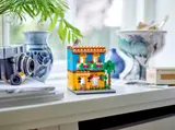 LEGO 40583 on a windowsill.