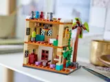 LEGO Houses of the World 2 open-back interior.