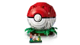 Closed Poké Ball and minifigures.