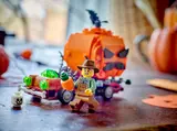 Minifigure with carrot accessory.