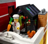 Rooftop greenhouse and chef.