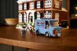 Wet Bandits van with minifigures.