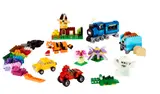 Diverse LEGO builds from the Classic Brick Box.