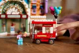 LEGO popcorn cart and minifigure.
