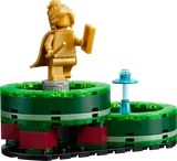 Golden statue and Ministry fountain.
