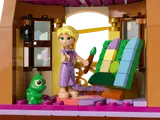 Rapunzel painting with Pascal.