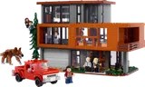 Twilight Cullen House with accessories and minifigures.
