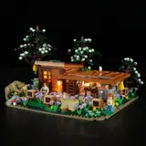 Lumibricks Bee Farm, night, illuminated minifigs.